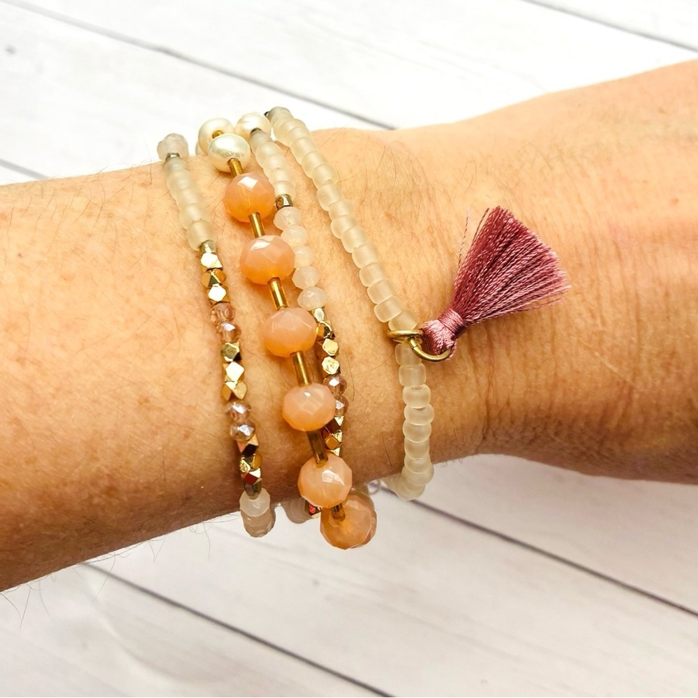 NEW J. Jill Elastic Cord Beaded Pearl Necklace Bracelet Versatile Tassel $39 Tag - Picture 3 of 5